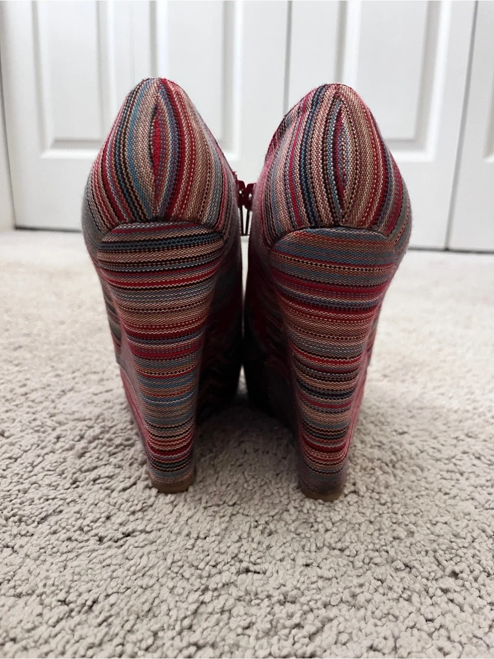 Multi striped wedges